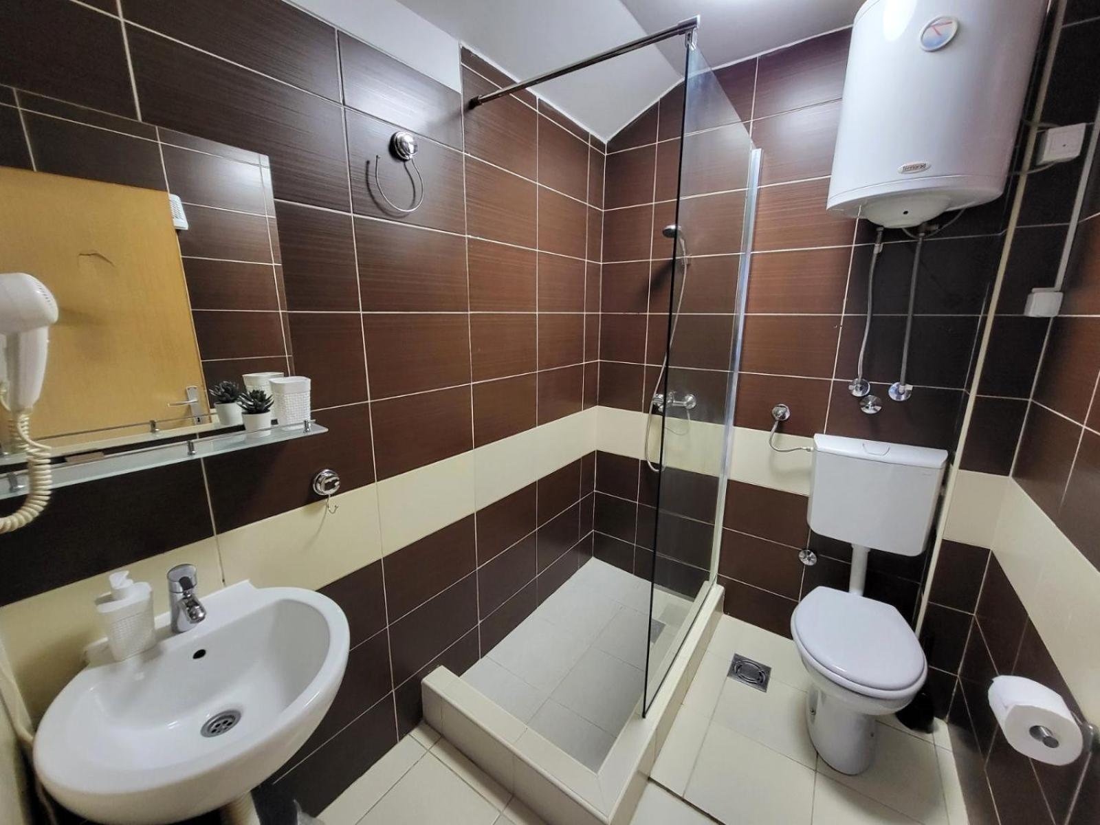 Guesthouse Ozegovic Belgrado Esterno foto