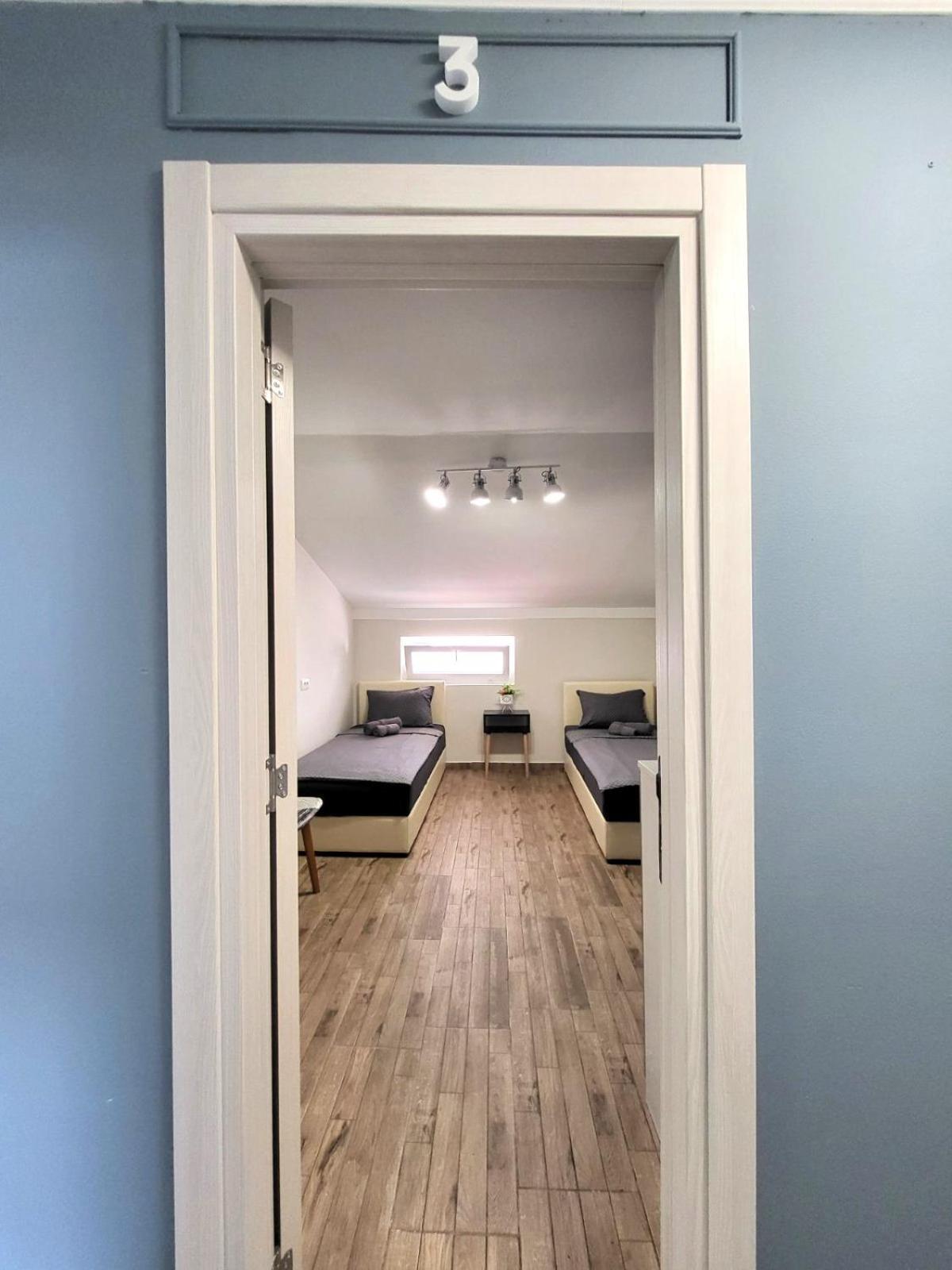 Guesthouse Ozegovic Belgrado Esterno foto