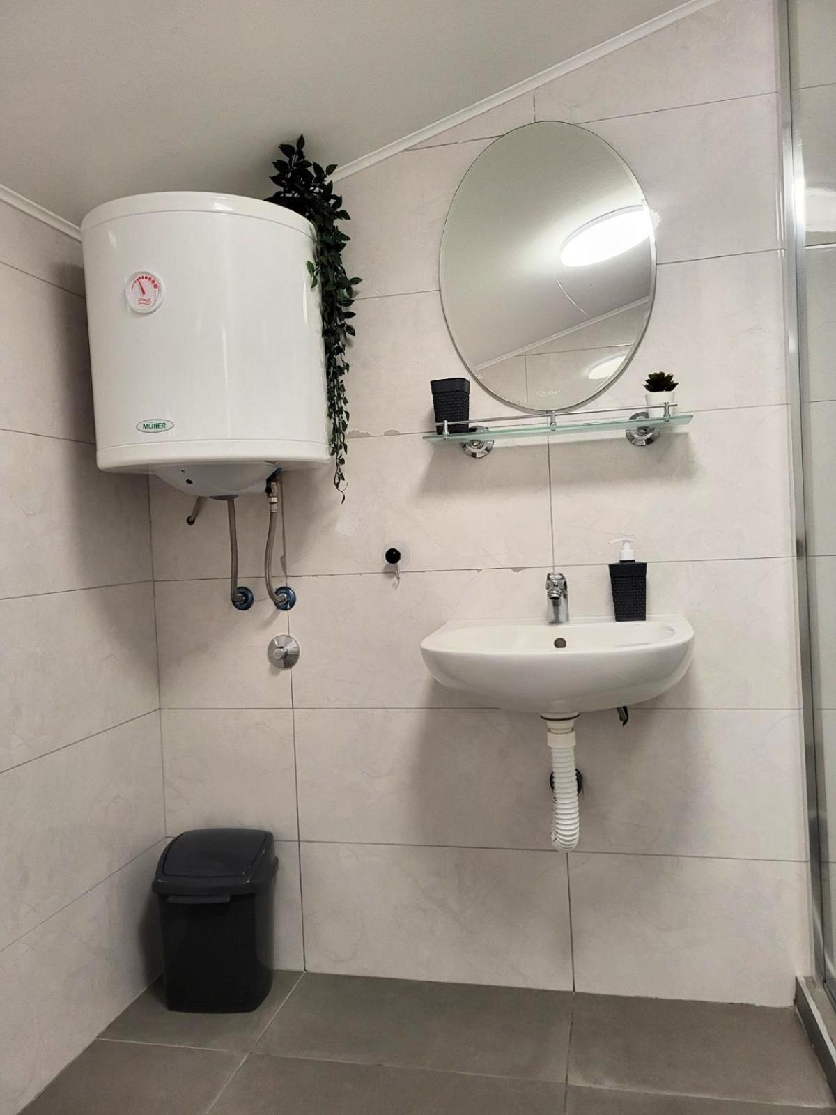 Guesthouse Ozegovic Belgrado Esterno foto