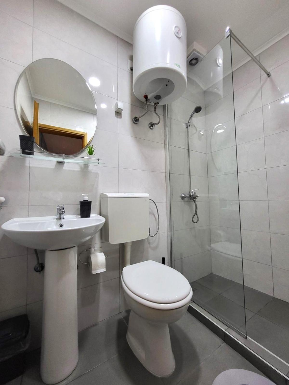 Guesthouse Ozegovic Belgrado Esterno foto