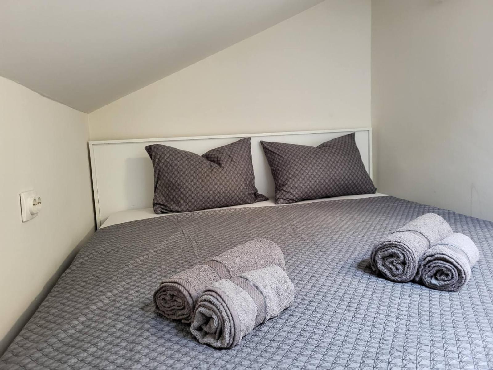 Guesthouse Ozegovic Belgrado Esterno foto